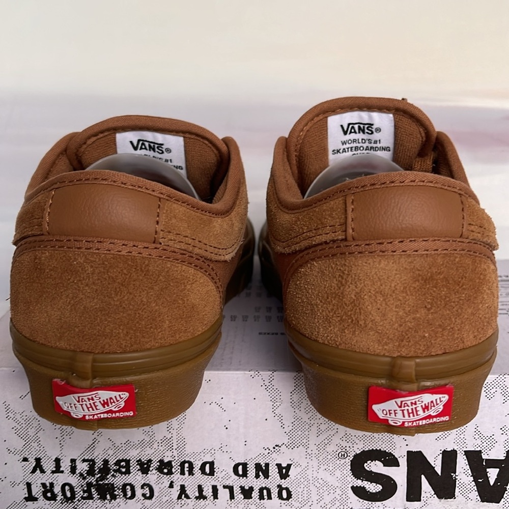 Vans Men’s Skate Chukka Low
Light Brown/Gum
VN0A4BX4BGZ
Sneakers - Picture 13 of 16